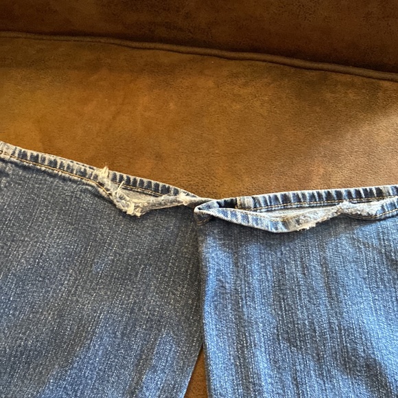 Eddie Bauer slightly curvy bootcut jeans. Size 8. - Picture 4 of 4